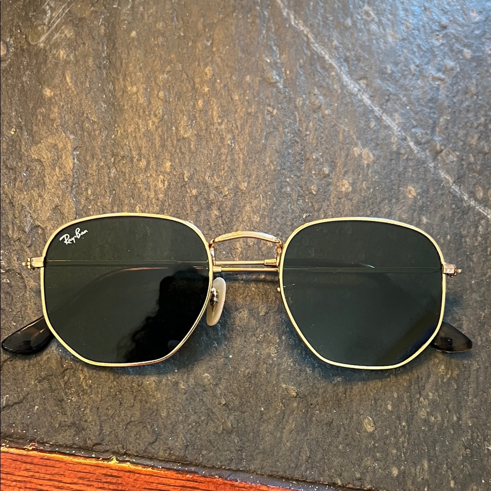 Ray-Ban Gold Frame Sunglasses with Black Lenses - Picture 3 of 9